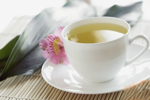 Không nên uống trà ngay sau khi ăn